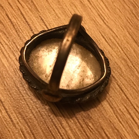 Vintage Mother Of Pearl Oval 1960’s Pearlescent Ring - Picture 9 of 15